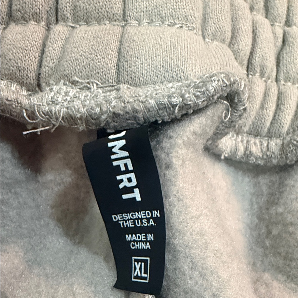 Comfort Men's Light Gray Fleece Joggers - Picture 3 of 5